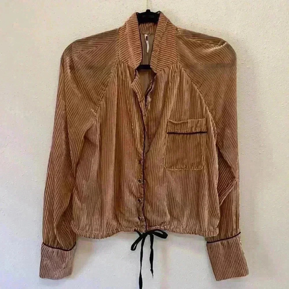 Free People Jackets & Blazers - FREE PEOPLE Women’s Shell Jacket